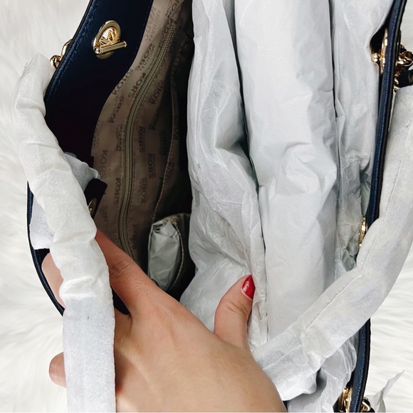 Michael Kors Navy Blue Shoulder Bag ✨Brand New - Picture 2 of 6